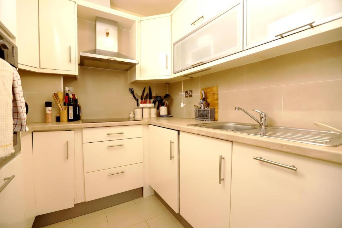 Appartement Modern Two Bed With Parking